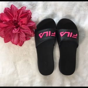 FILA Black & Hot Pink Slides NWT Sz 7